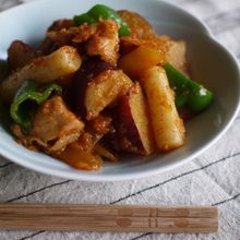 すりおろしりんごで☆さつまいもと鶏の甘辛韓国風
