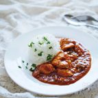 トマト缶とたっぷり野菜の無水カレー