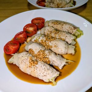 joe sanの作ってみた!投稿(【肉巻きキャベツともやしのフライパン蒸し】4人分大満足おかず)