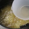 塩昆布が決めて！【大葉とベーコンのガーリックパスタ】の工程3