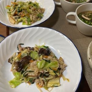 Hikeyの作ってみた!投稿(行列の定食屋さんの🍚とろとろガッツリちゃんぽん野菜炒め🤩)