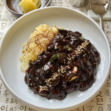 茄子たっぷりの韓国ジャジャンミョン（ジャジャン麺）