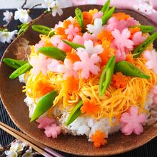 【桜が咲いたお花見ちらし寿司】冷蔵庫にあるもので簡単に