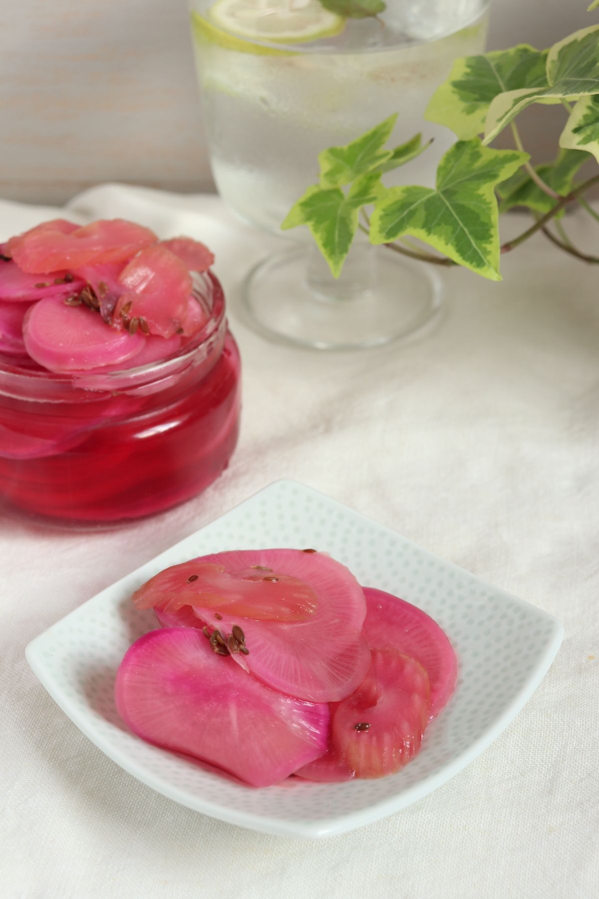 スパイシーなディルのクイックピクルスのレシピ