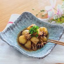 旨味たっぷり!じゃがいもとイカゲソのこっくり煮