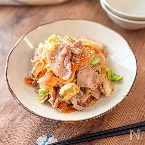 ご飯がすすむ！《豚バラとキャベツの味噌バター炒め》
