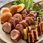 豚バラ薄切り肉でくるっと焼豚〜味しみ卵と焼きネギ添え〜