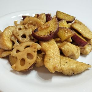 1291136の作ってみた!投稿(【さつまいも鶏れんこんバター醤油ソテー】シャキほく秋おかず♡)