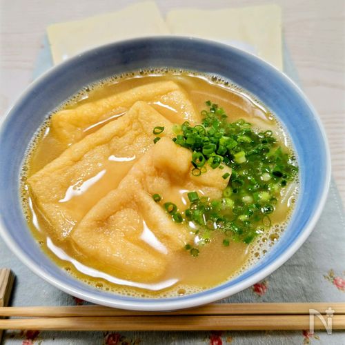 【本鶏だしのきつねうどん】手軽に美味しい本格派。