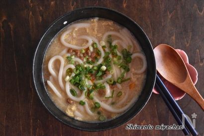 すっぱ辛さがあとをひく！とろ～り納豆サンラータン風うどん