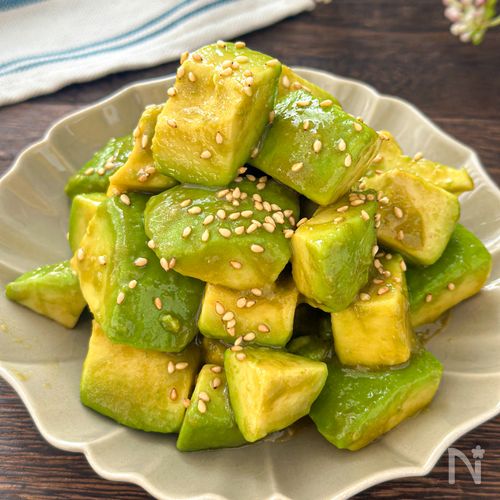 抱えて食べたい♪【アボカドのポン酢和え】