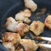 まろやかな味わいでめちゃ旨！もちもち麺の【タイ風カオソーイ】の工程1