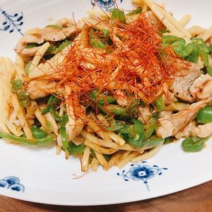 よしりんの作ってみた!投稿(青椒肉絲(チンジャオロースー)。)