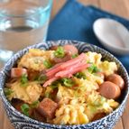 【とろとろ卵とウインナーの甘辛丼】おかわりしたくなる美味しさ