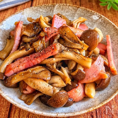 【舞茸しめじベーコンのバター醤油炒め】旨味たっぷり♡