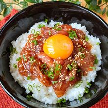 焼肉のタレで簡単！ユッケ風マグロ丼