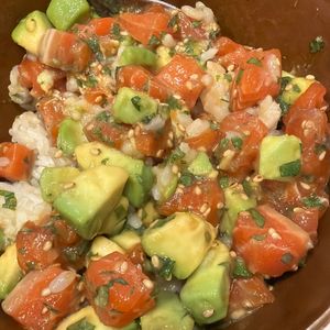 1589040の作ってみた!投稿(『サーモンとアボカドのポキ丼』簡単時短でも絶品丼♡)