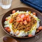 【ピリ辛が美味しい】焼肉のたれでタコライス風サラダご飯
