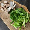 豚こまとニラもやしの中華炒めの工程1