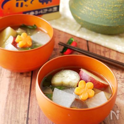 『具だくさん』さつまいもとなすのお味噌汁