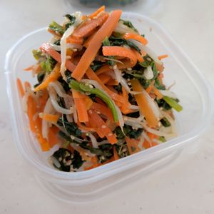 Reonの作ってみた!投稿(【ほうれん草と人参ともやしの3色ナムル】レンジで簡単☆)