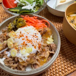フミの作ってみた!投稿(＼10分煮るだけ／つゆだく牛丼)
