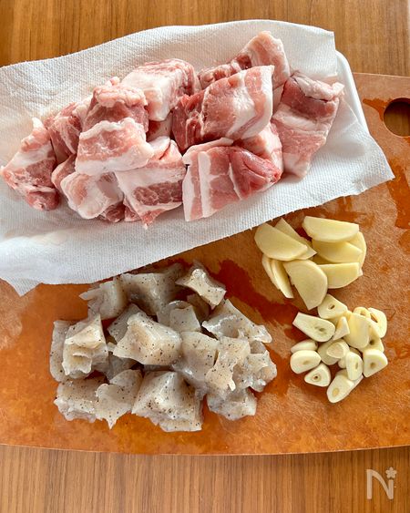 豚バラ大根の味噌煮込み工程2