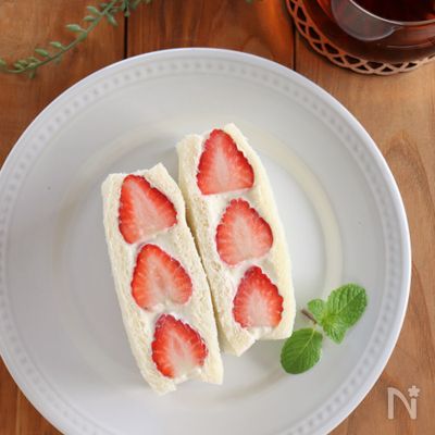 いちごのヨーグルトクリームサンド