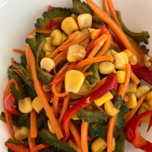 キキとララの作ってみた!投稿(カラフル夏野菜きんぴら。)