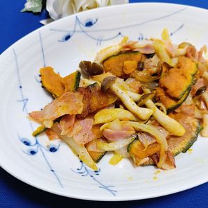 AKARI☆の作ってみた!投稿(バター醤油が香る！かぼちゃとさつまいものホットサラダ)