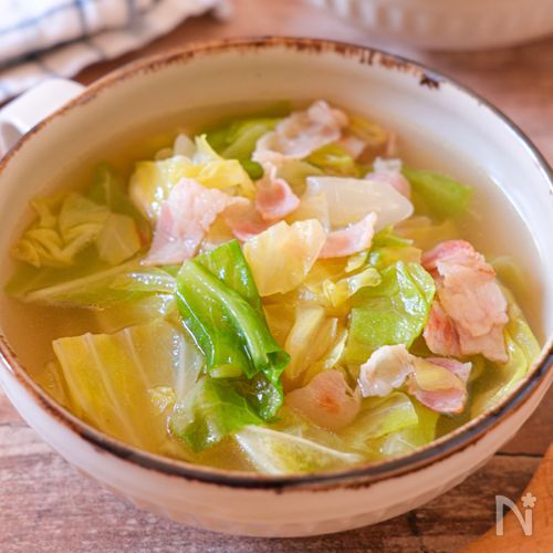 【春キャベツとベーコンのスープ】柔らかな春のスープ♪