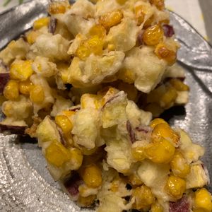 ぐ〜たら子の作ってみた!投稿(サクッと♪さつまいもとコーンのかき揚げ)