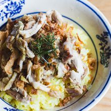 黄金色は美味しい色。ベトナム風鶏肉のおこわ