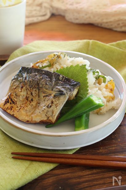 焼きサバ梅シソご飯