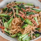 やみつきになるよ！ベーコンと小松菜のめんつゆバターパスタ