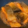 ご飯進む‼︎『鮭の照り焼きバター』子供も喜ぶ魚料理♡の工程2