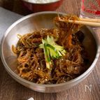 【簡単3分】混ぜるだけでご飯のお供に「もずくの旨辛キムチ風」