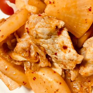 YOKO.TNKの作ってみた!投稿(【大根豚キムチ炒め】大根がおいしい！ご飯が進むおかず♬)