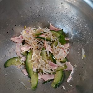 KUMIKOの作ってみた!投稿(もやしときゅうり《旨塩レモン♡ペッパーサラダ》)