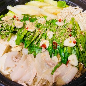 SSの作ってみた!投稿(【豚バラキャベツのもつ鍋風】焦がし醤油香る♬鍋の〆は辛麺風♡)