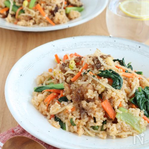 休日ランチに♪野菜が主役のビビンバチャーハン