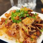【たっぷり玉ねぎの鶏皮ポン酢】カリカリさっぱりがクセになる！