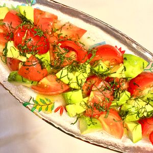 ゆゆの作ってみた!投稿(汁まで飲み干す♪『アボカドとトマトのやみつき♡だしマリネ』)