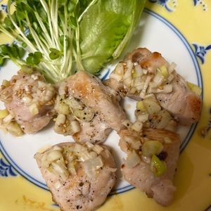 かいちゃんの作ってみた!投稿(＼絶品!! 我が家のネギ塩チキン／(焼肉屋さんのねぎ塩だれ))