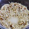 さっぱり美味しい！エノキとなめこの山形のだし風の工程3