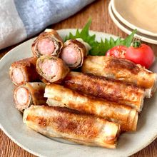 【肉巻きウインナーの梅しそ春巻き】揚げずにパリじゅわ♪