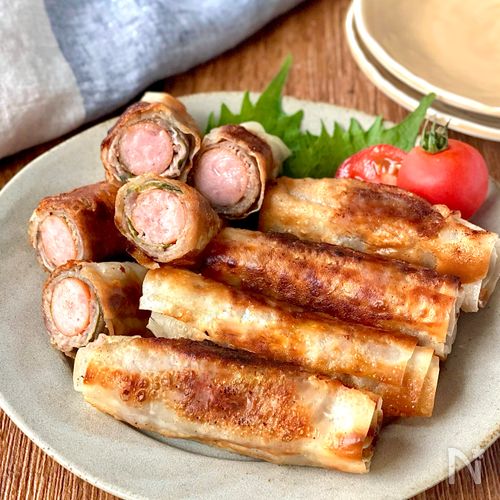 【肉巻きウインナーの梅しそ春巻き】揚げずにパリじゅわ♪