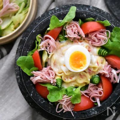 万能エスニックドレッシングdeヘルシー満足♪ラーメンサラダ
