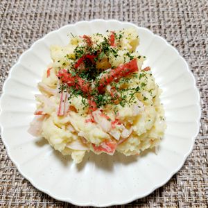 よっこの作ってみた!投稿(レンジで簡単！じゃがいもとカニカマのレモンマヨサラダ)