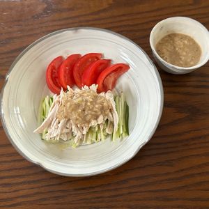 うららの作ってみた!投稿(ゆで汁も活用【棒棒鶏（バンバンジー）】しっとりさせるコツあり)